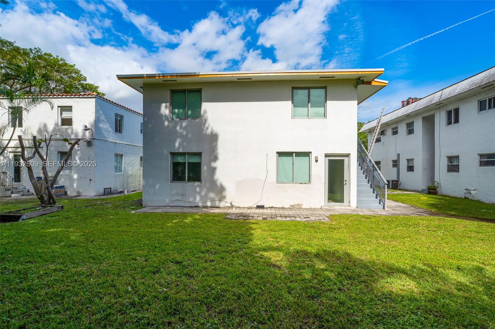 NORTH GATE - Residential Income