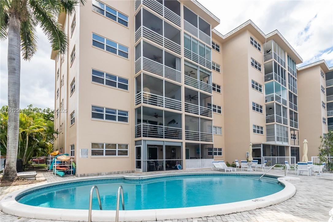 SOUTHAMPTON CONDO - Residential Lease