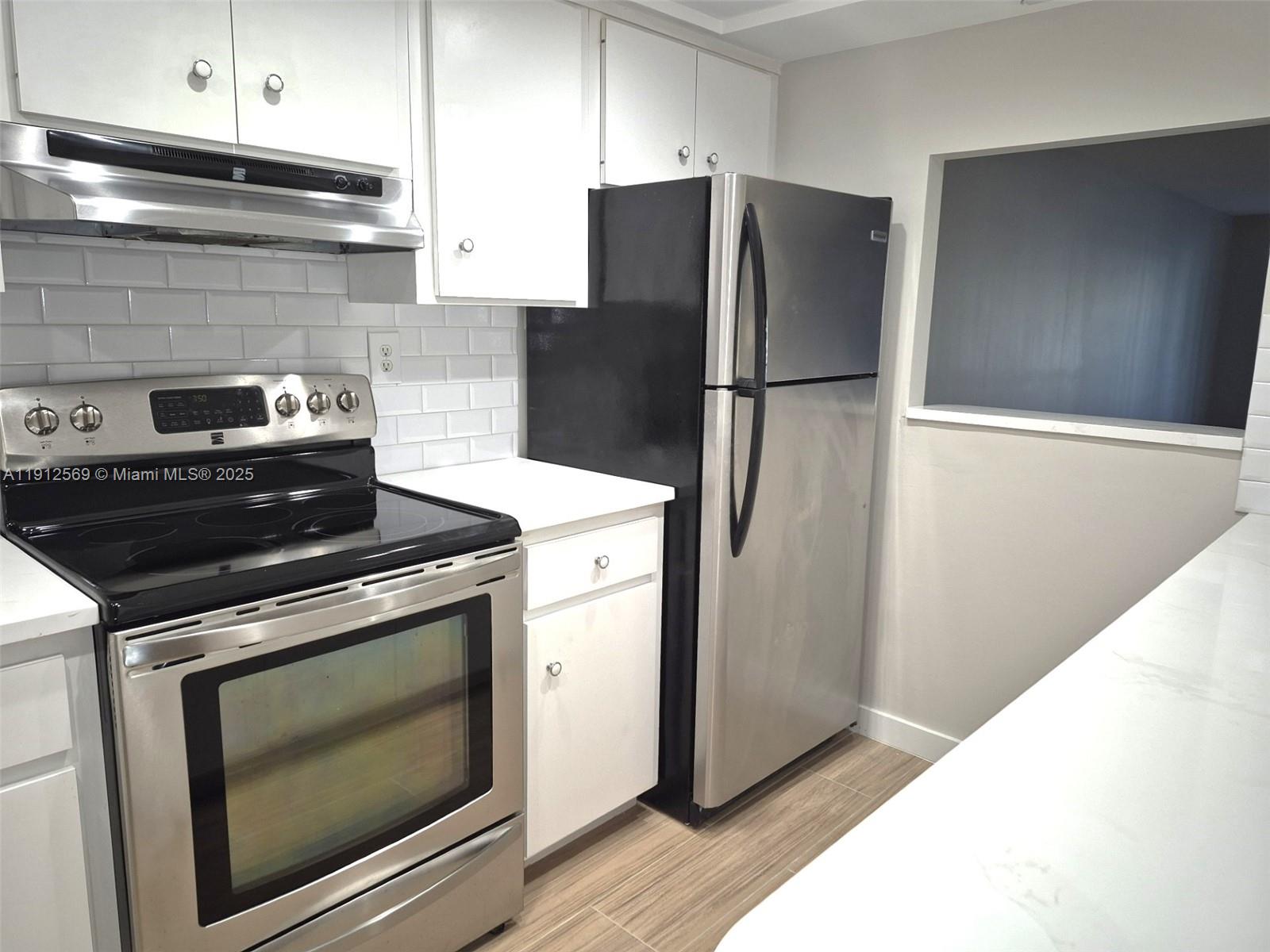 SOUTHAMPTON CONDO - Residential Lease