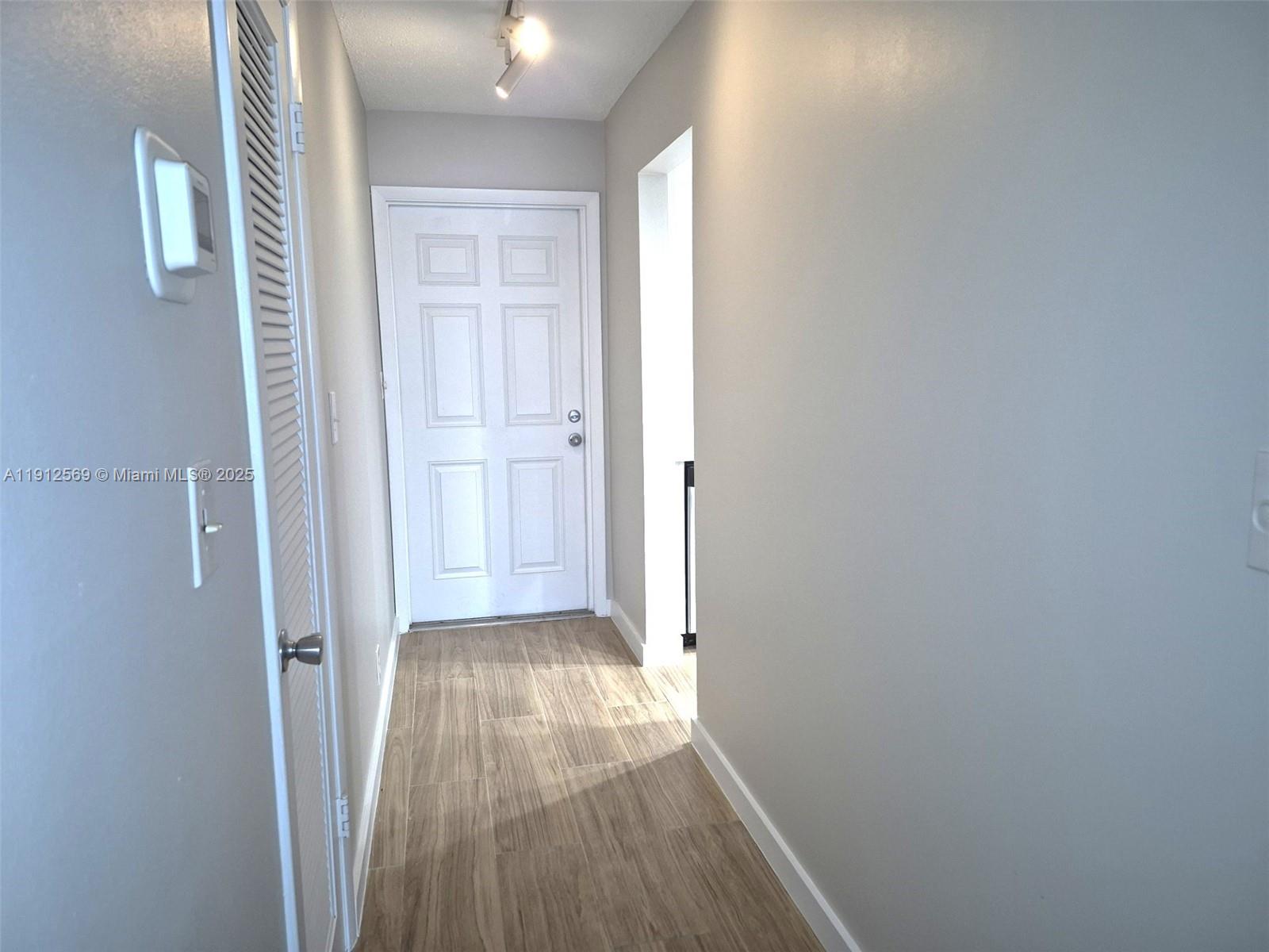 SOUTHAMPTON CONDO - Residential Lease