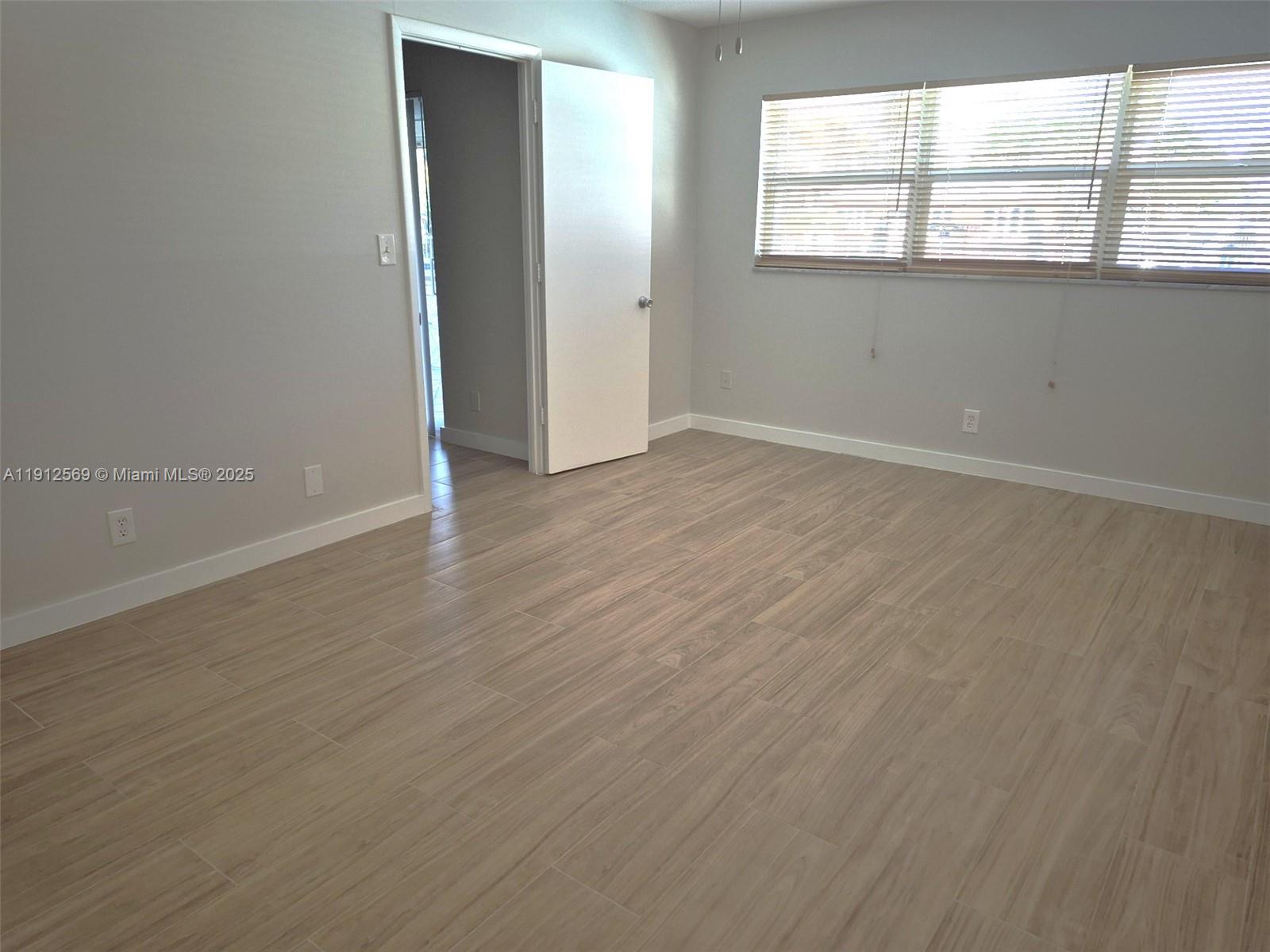 SOUTHAMPTON CONDO - Residential Lease