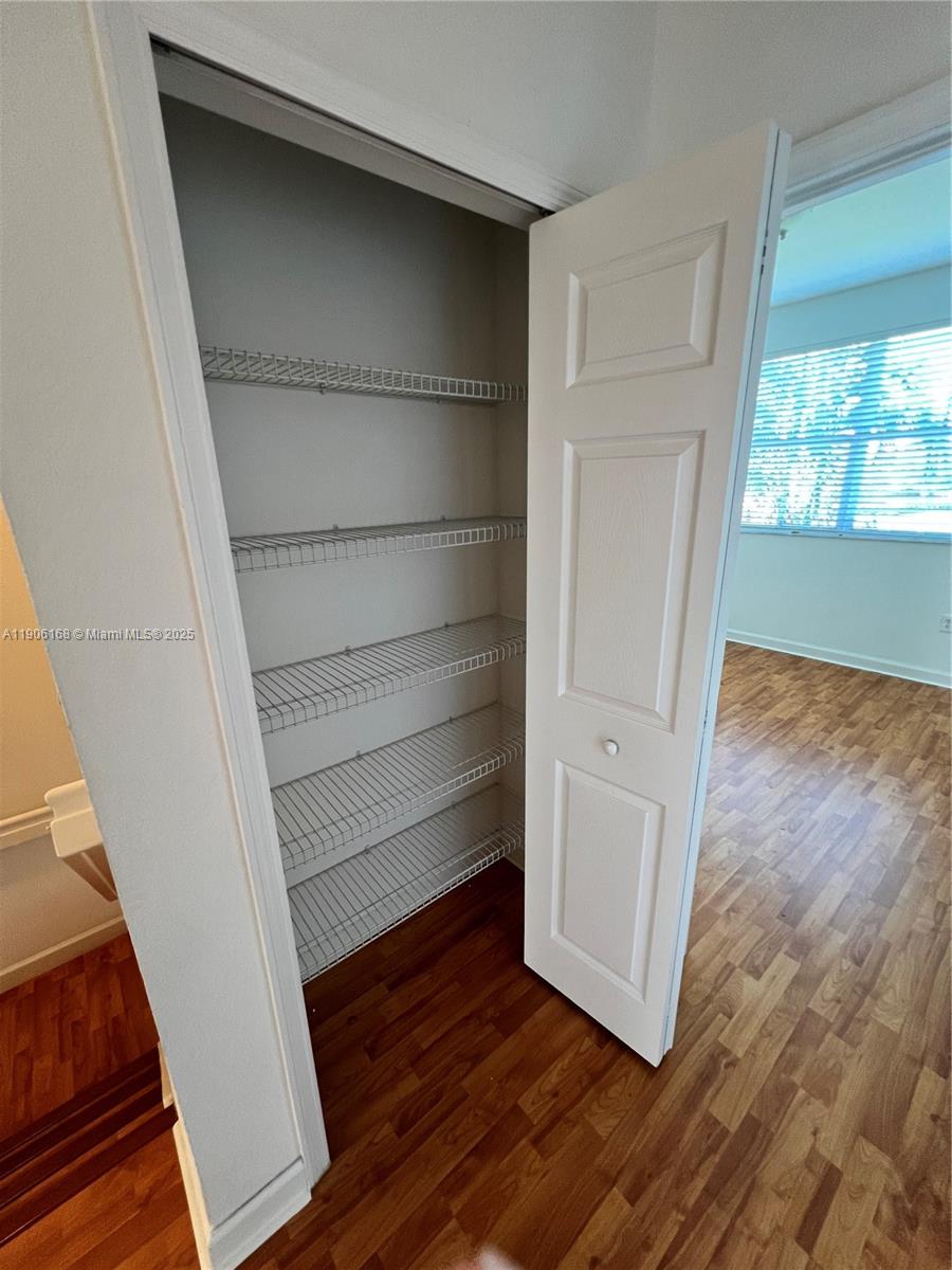 ISLANDS AT DORAL 1ST ADDN - Residential Lease