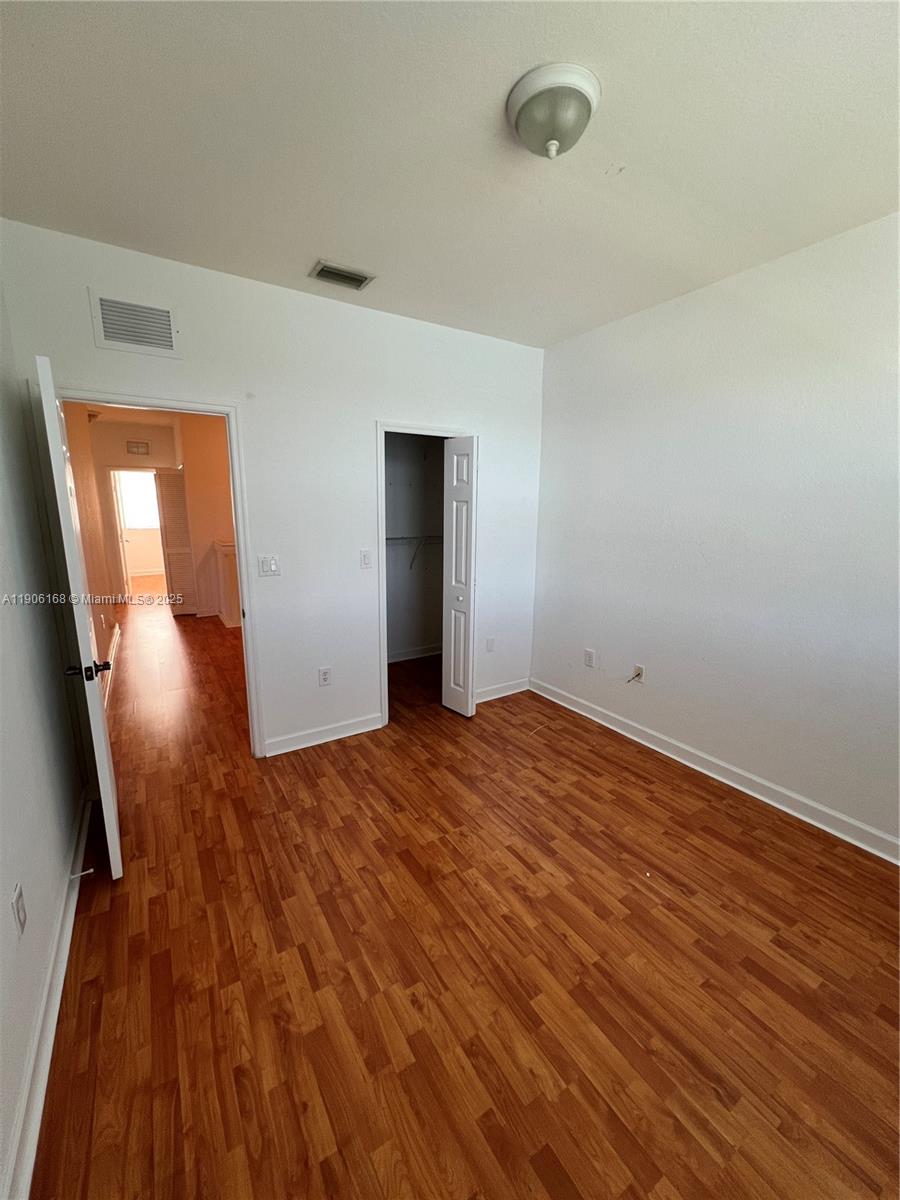 ISLANDS AT DORAL 1ST ADDN - Residential Lease