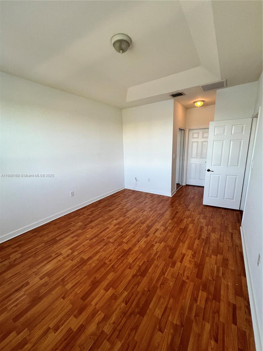 ISLANDS AT DORAL 1ST ADDN - Residential Lease