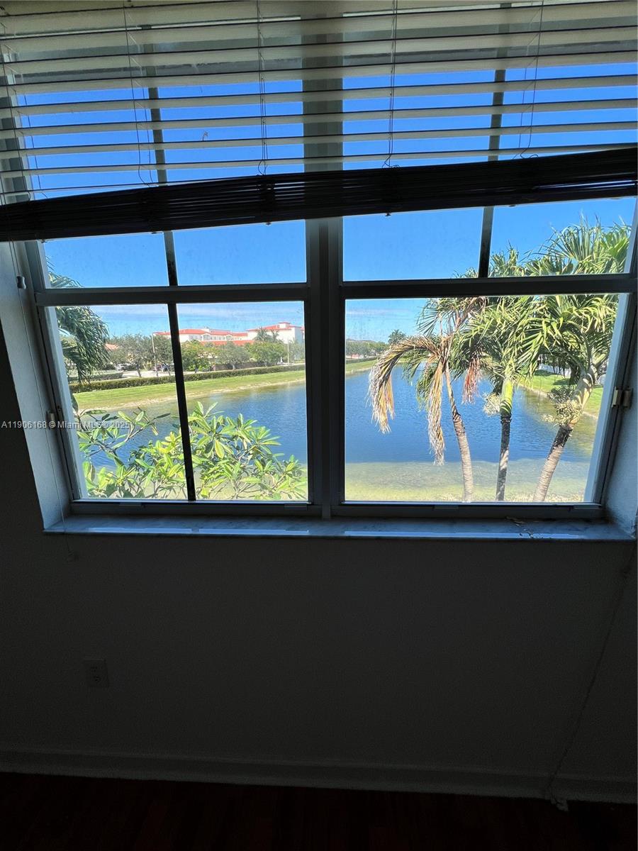 ISLANDS AT DORAL 1ST ADDN - Residential Lease