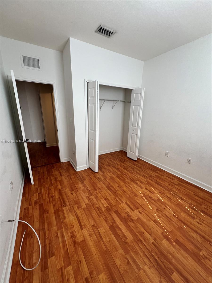 ISLANDS AT DORAL 1ST ADDN - Residential Lease