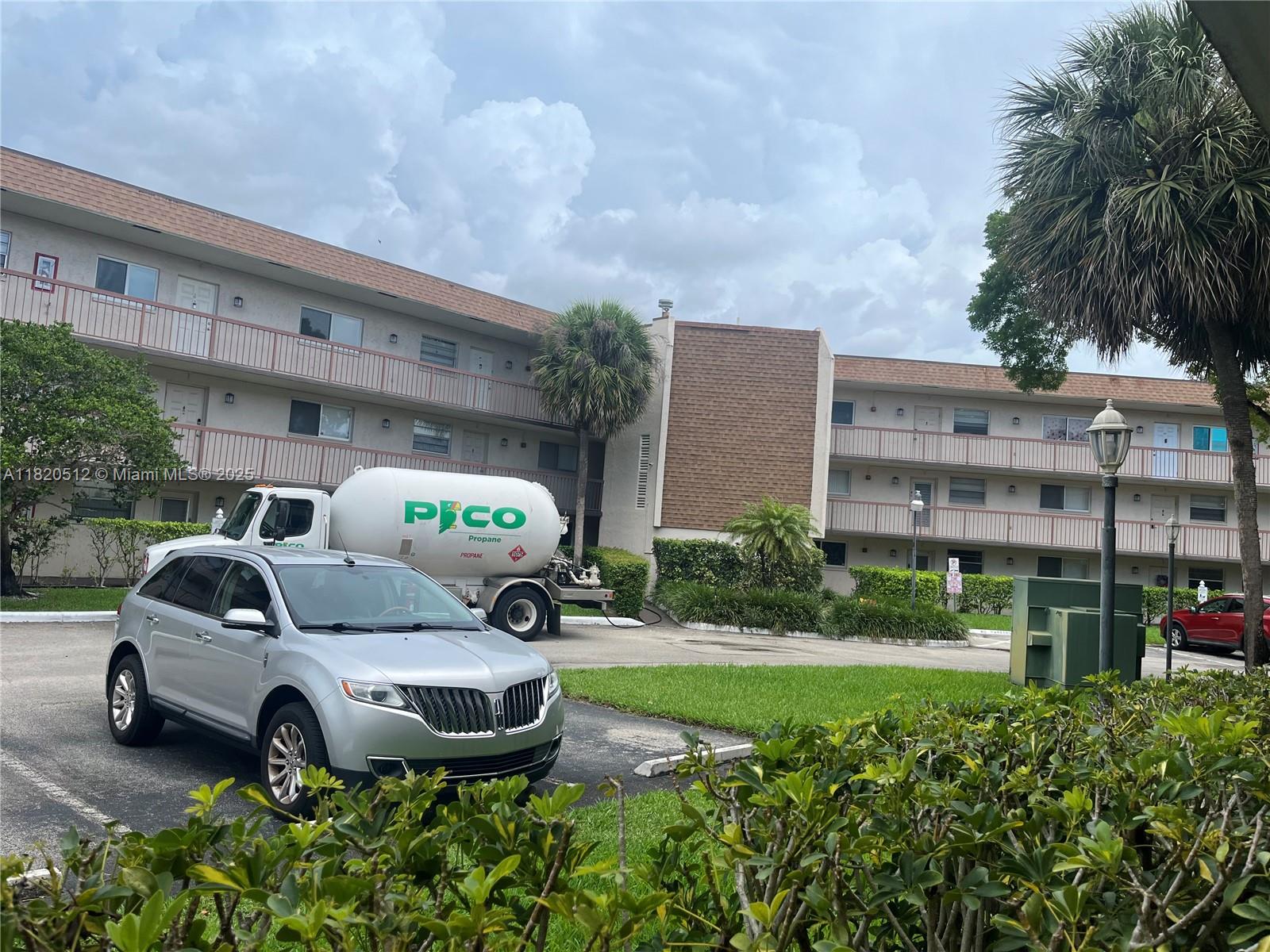 7450 Nw 17th St 107, Plantation, Miami-Dade County, Florida - 2 Bedrooms  
2 Bathrooms - 