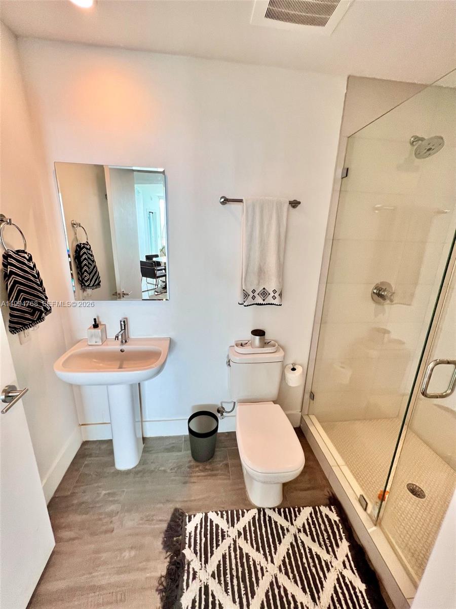 BISCAYNE BEACH CONDO - Residential Lease