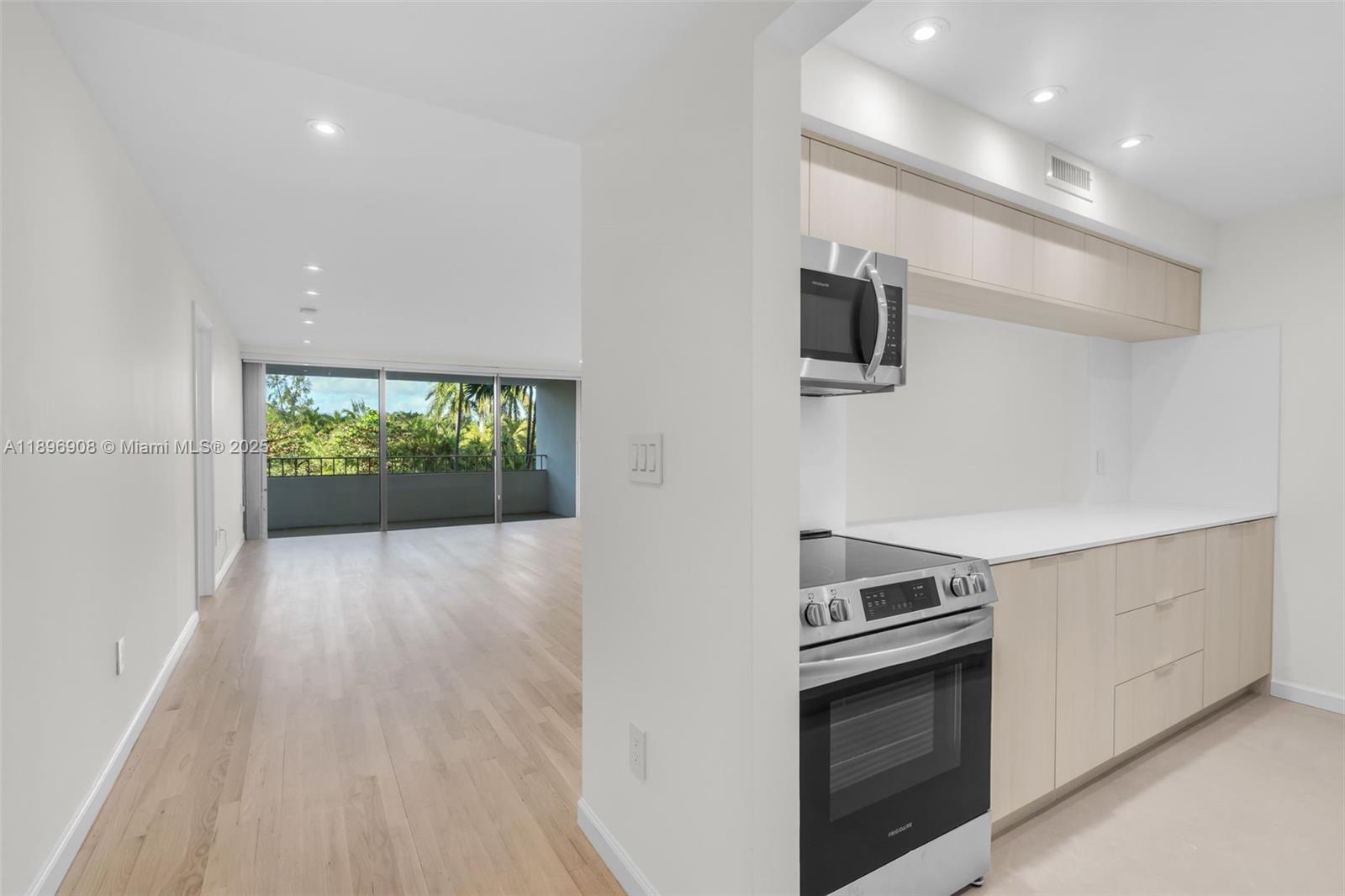 COMMODORE CLUB WEST CONDO - Residential