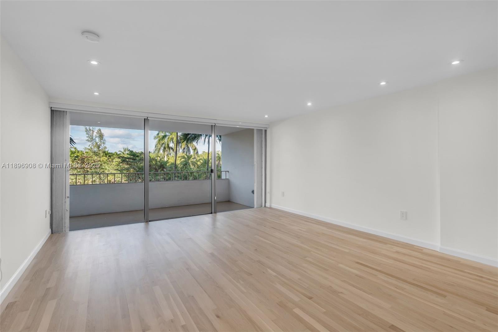 COMMODORE CLUB WEST CONDO - Residential