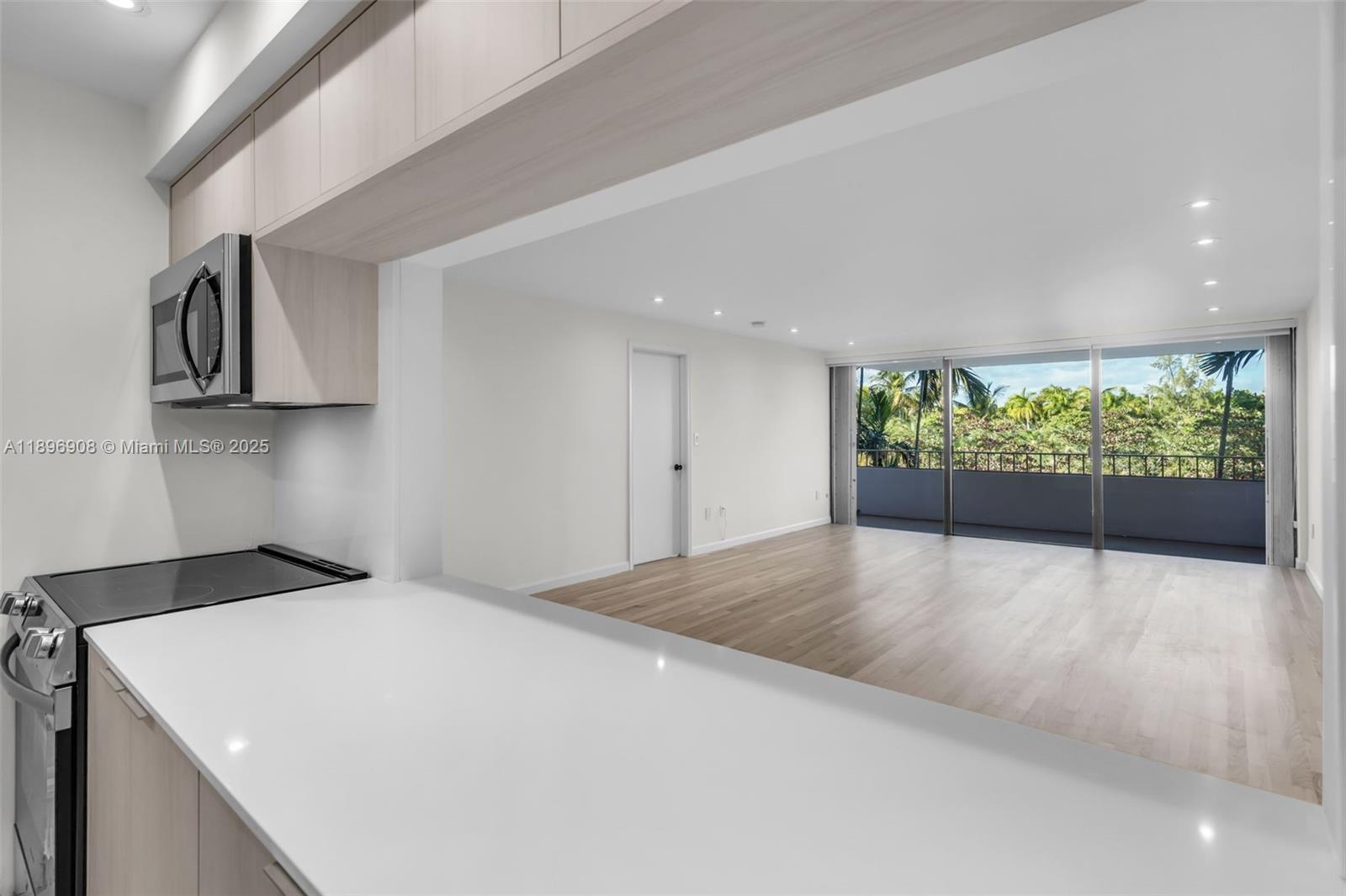 COMMODORE CLUB WEST CONDO - Residential