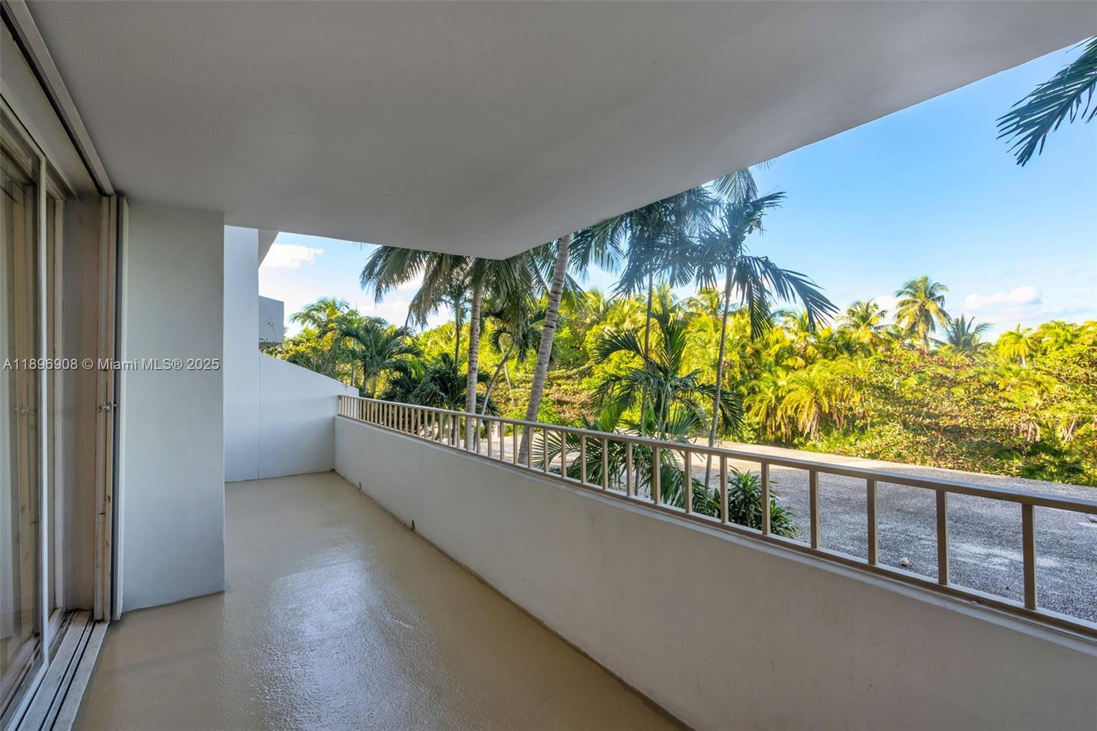 COMMODORE CLUB WEST CONDO - Residential