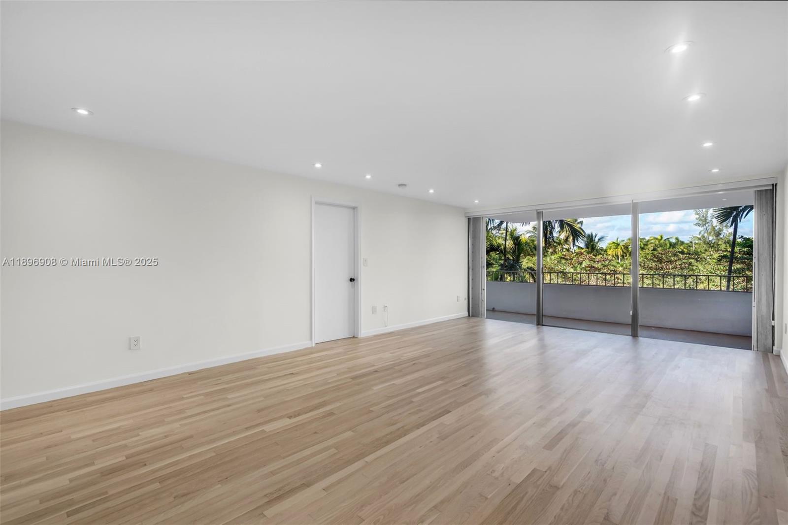 COMMODORE CLUB WEST CONDO - Residential