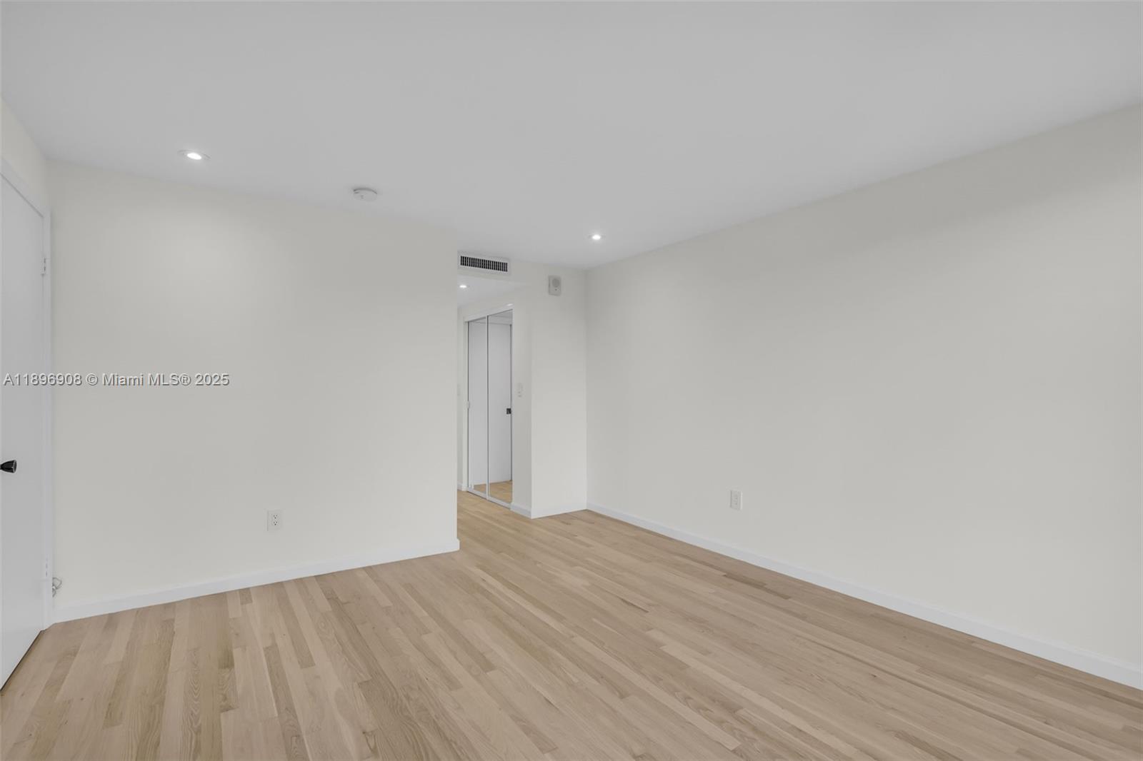 COMMODORE CLUB WEST CONDO - Residential