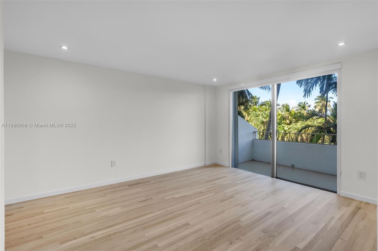 COMMODORE CLUB WEST CONDO - Residential