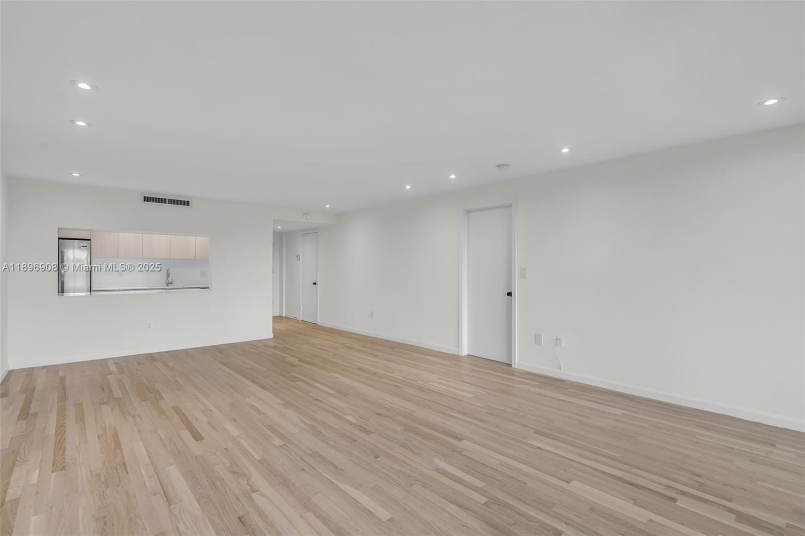COMMODORE CLUB WEST CONDO - Residential