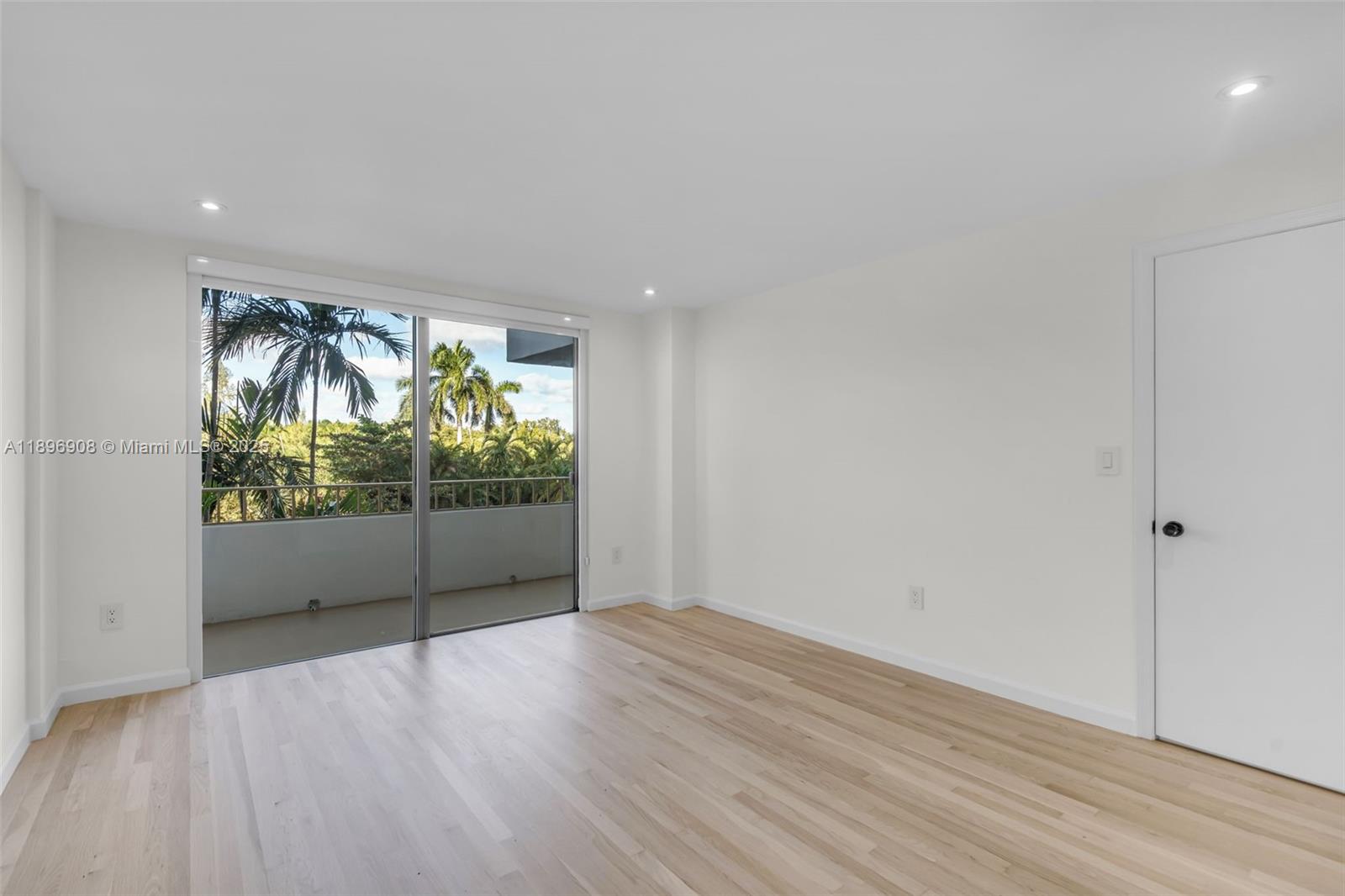 COMMODORE CLUB WEST CONDO - Residential
