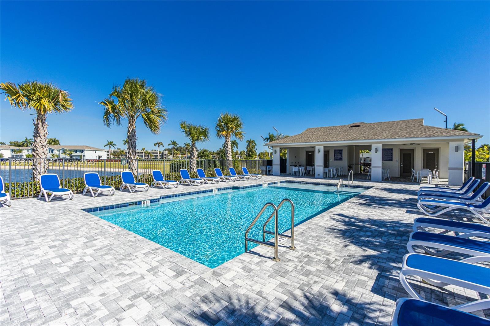 LAKESHORE AT THE FOUNTAINS - Residential