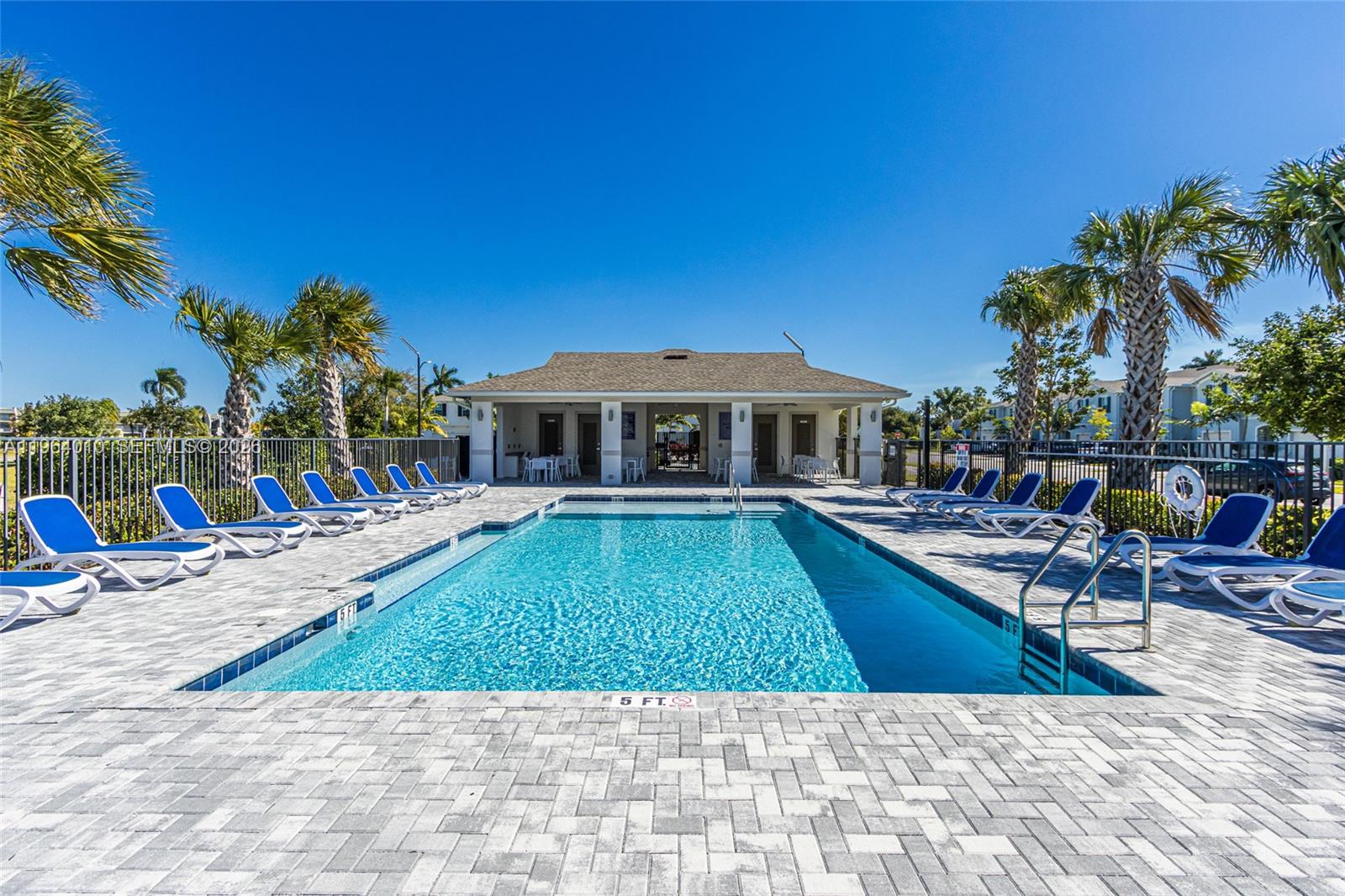 LAKESHORE AT THE FOUNTAINS - Residential