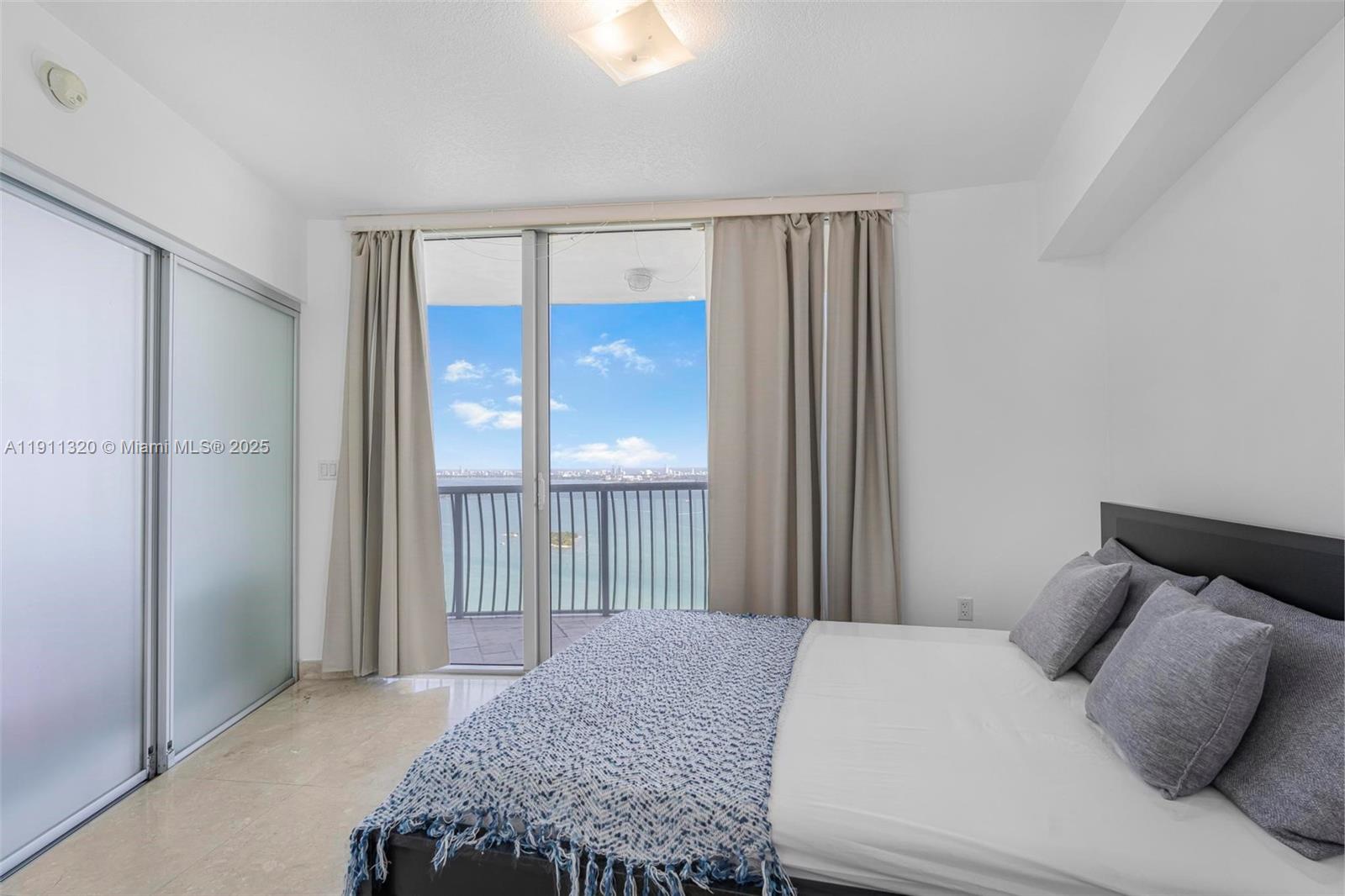 OPERA TOWER CONDO - Residential