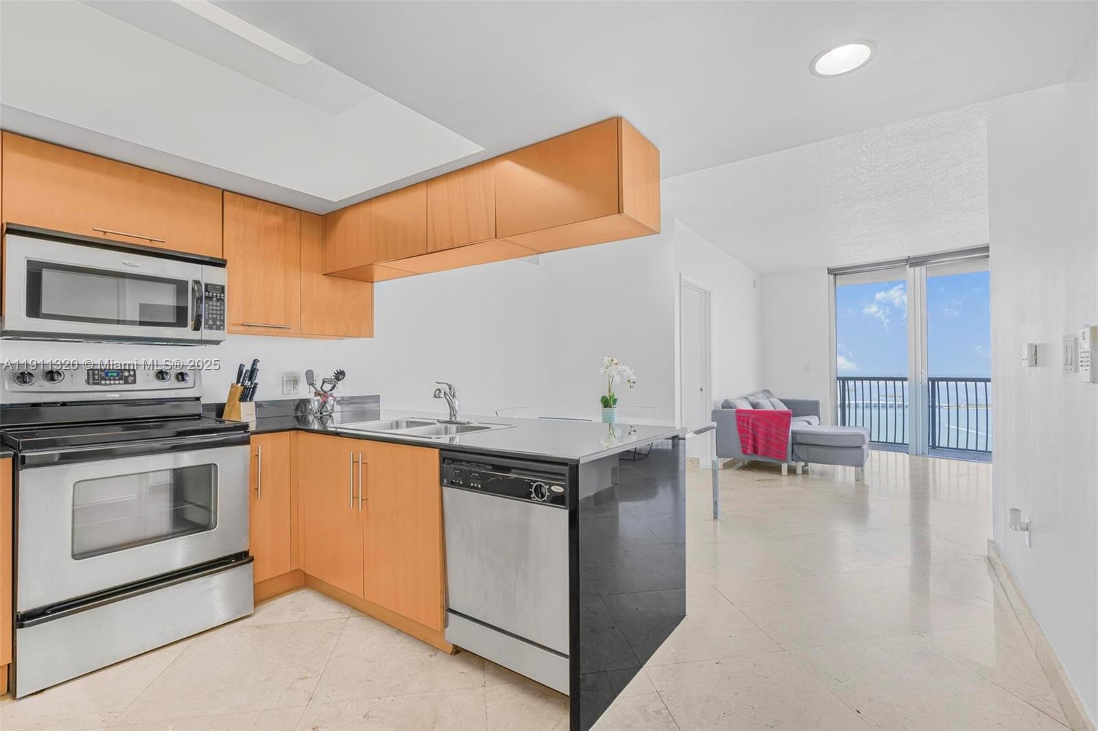 OPERA TOWER CONDO - Residential