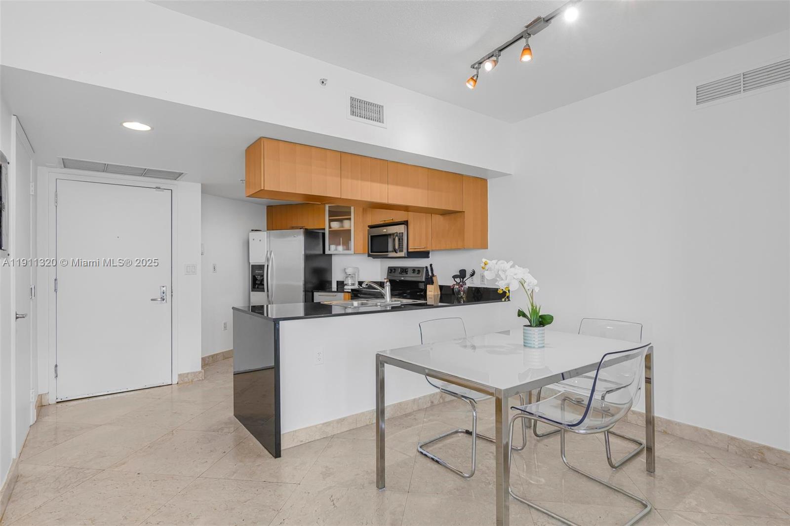 OPERA TOWER CONDO - Residential