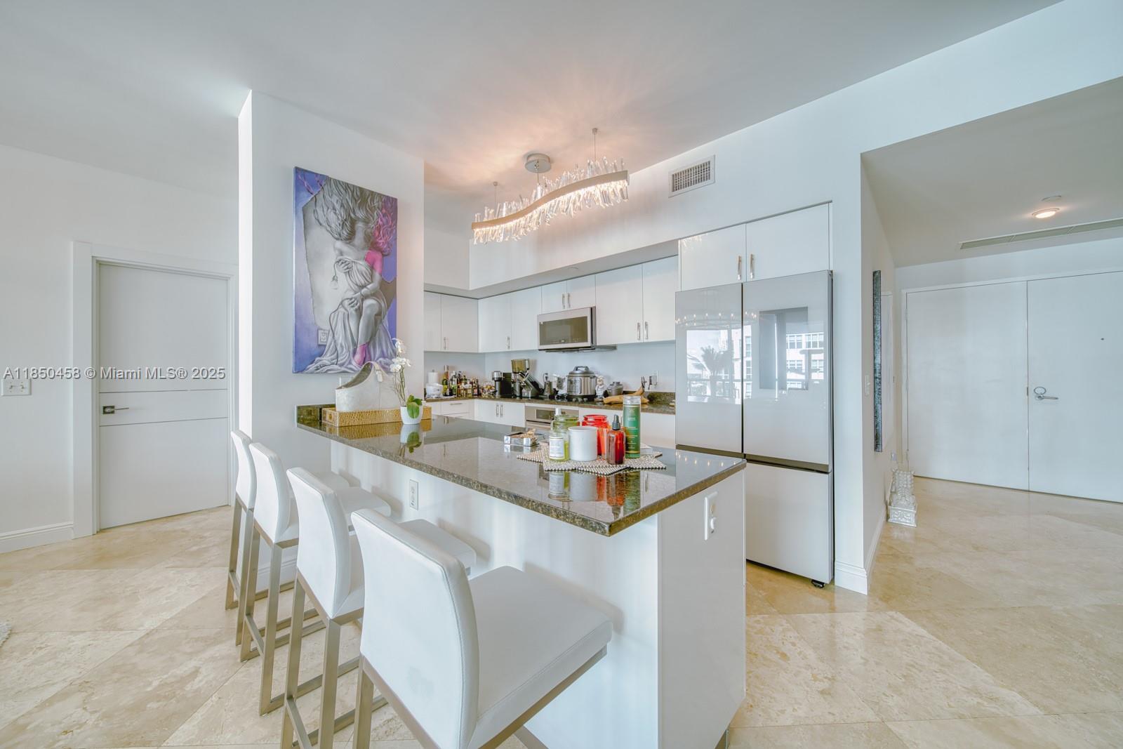3131 NE 188th St 2-1103