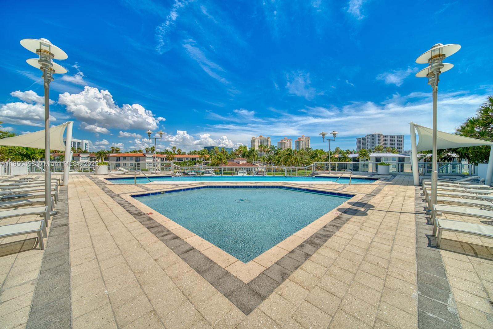 THE ATRIUM AT AVENTURA CO - Residential