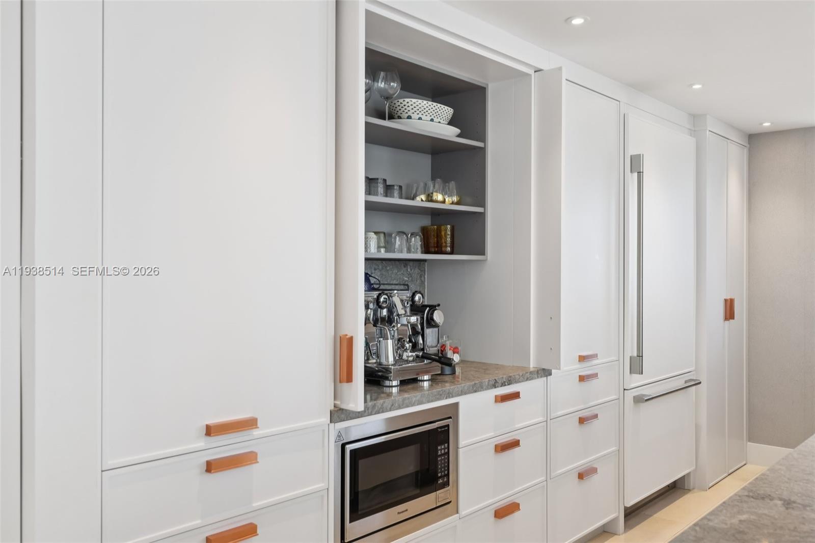 HARBOUR HOUSE - Residential