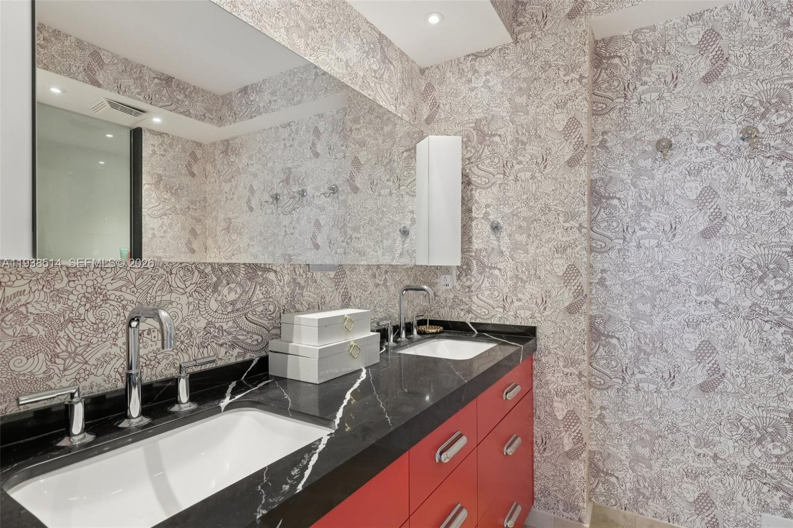 HARBOUR HOUSE - Residential