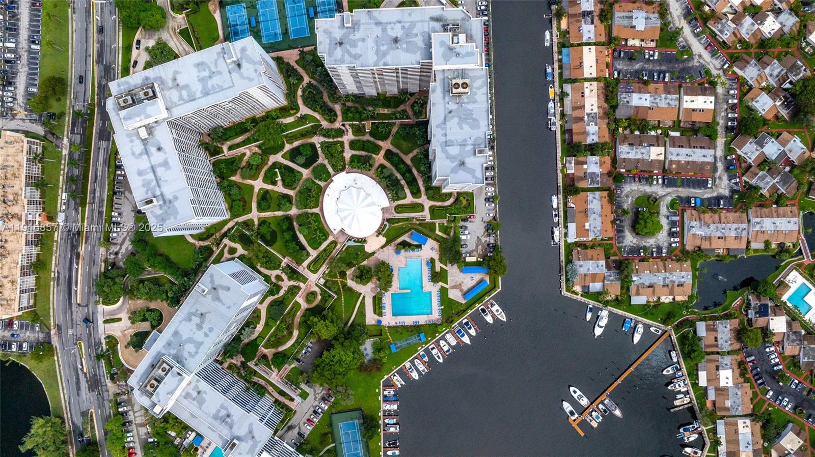 OLYMPUS CONDO PHASE - Residential