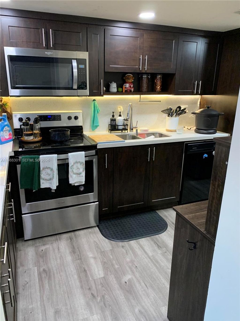 Photo of 6611 SW 41st Pl #48, Davie, FL 33314 (MLS # A11988301)