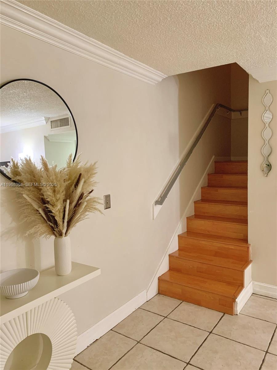 BRENTWOOD TOWNHOUSE 2 - Residential