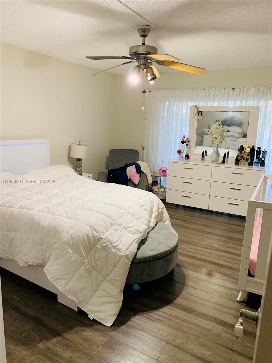 BRENTWOOD TOWNHOUSE 2 - Residential