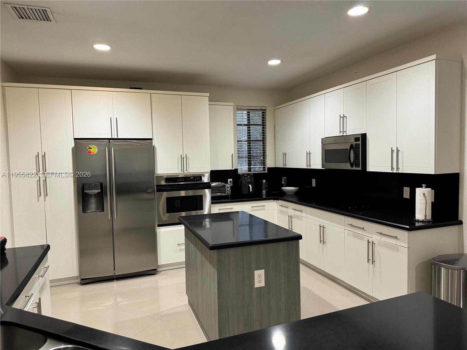 MARIPOSA POINTE AT WESTON - Residential