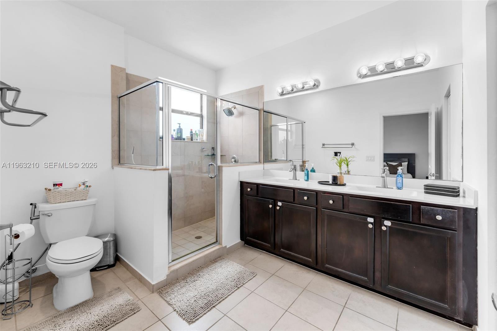 COCO PALM VILLAS - Residential Lease