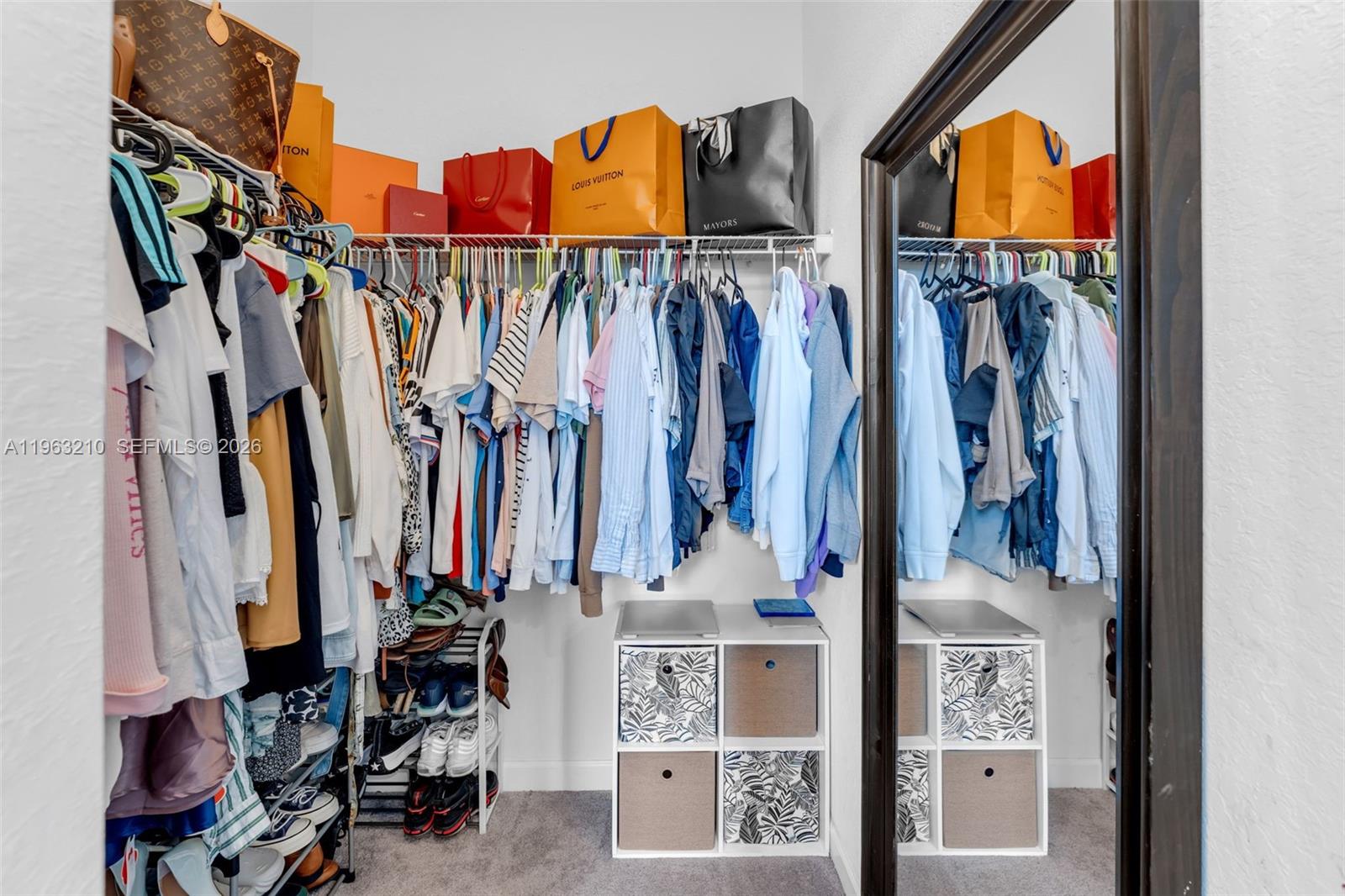 COCO PALM VILLAS - Residential Lease