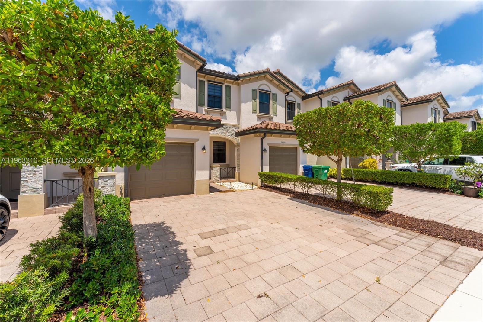 COCO PALM VILLAS - Residential Lease