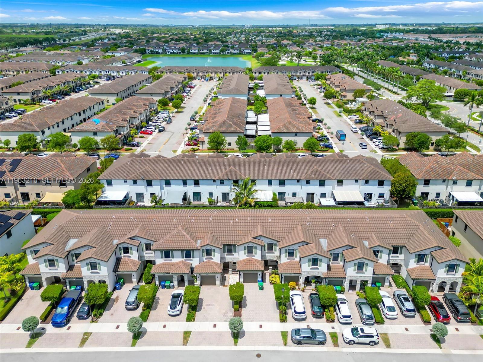 COCO PALM VILLAS - Residential Lease