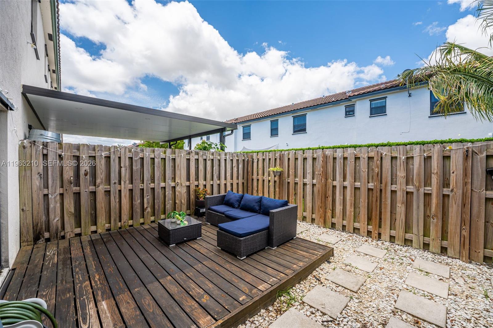 COCO PALM VILLAS - Residential Lease