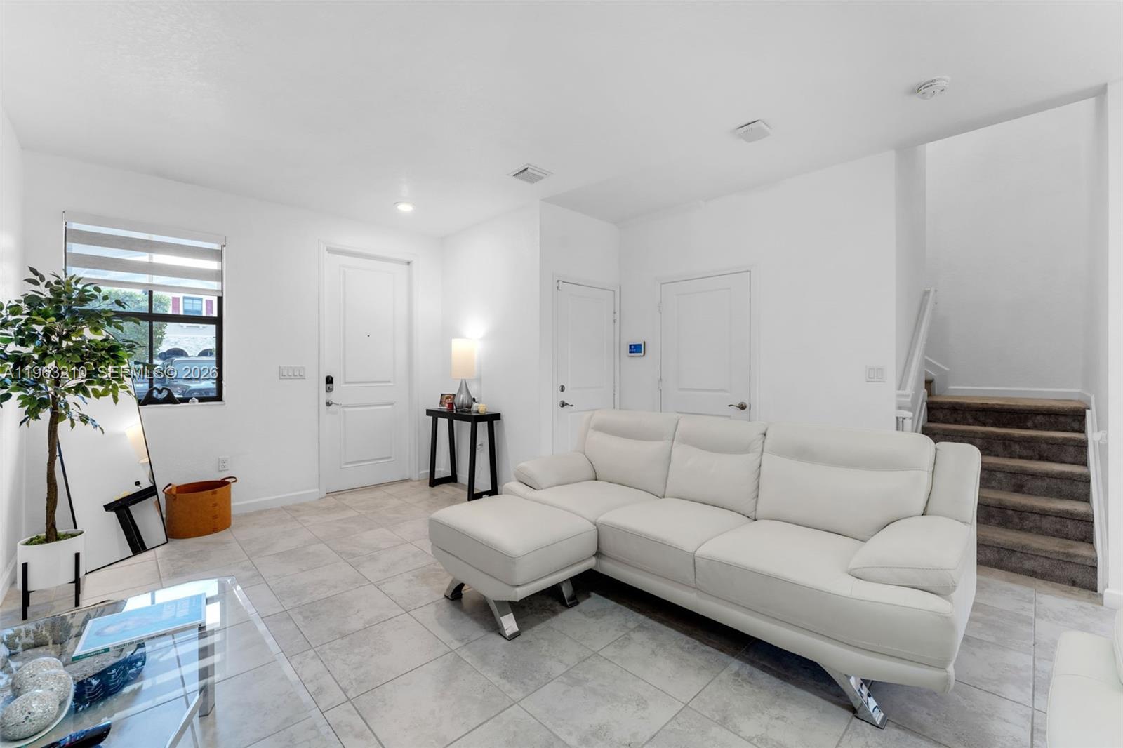 COCO PALM VILLAS - Residential Lease