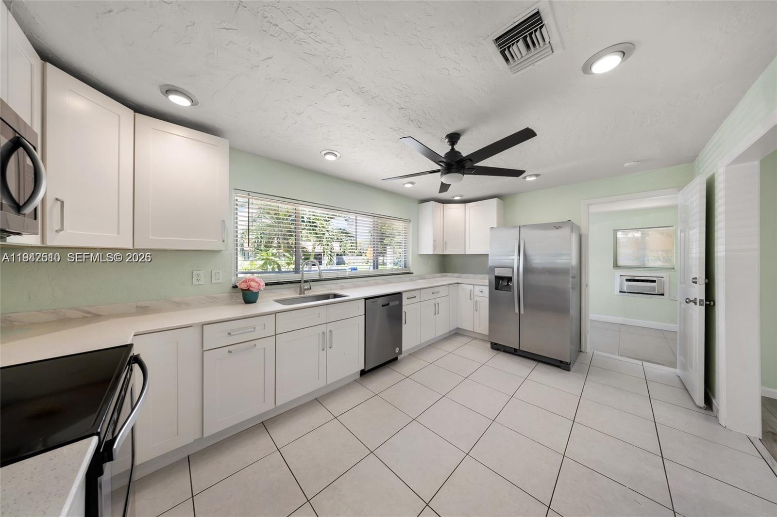 HARBOR VILLAGE SEC H - Residential