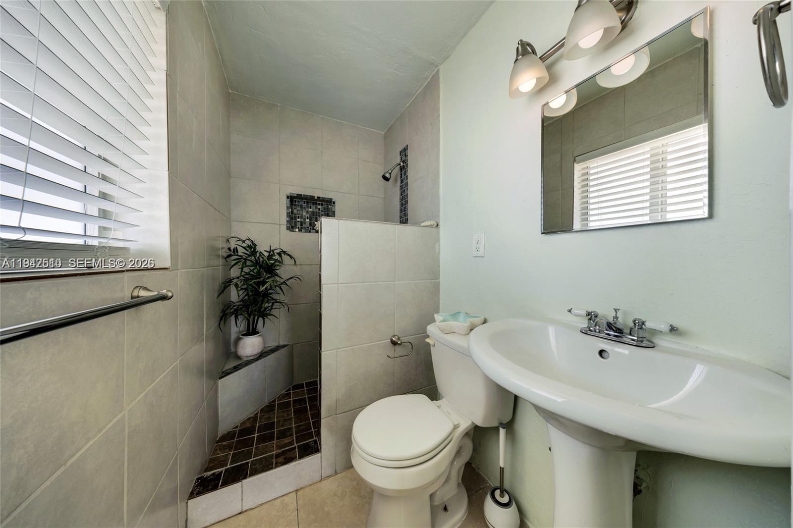 HARBOR VILLAGE SEC H - Residential