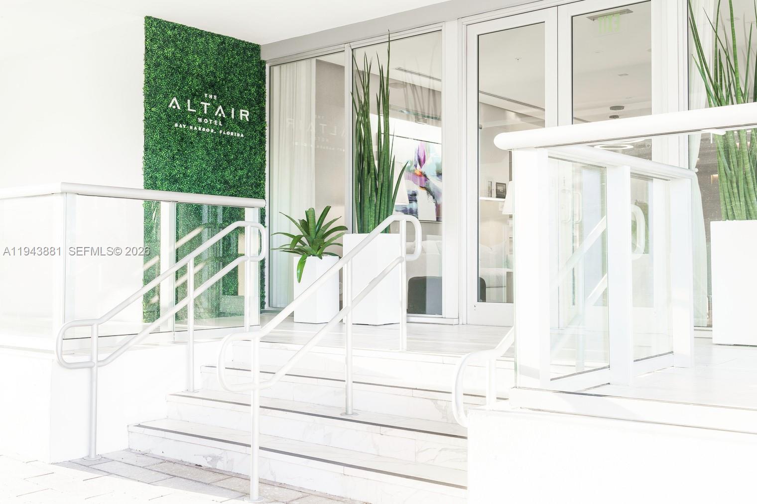 BAY HARBOUR ISLAND - Residential