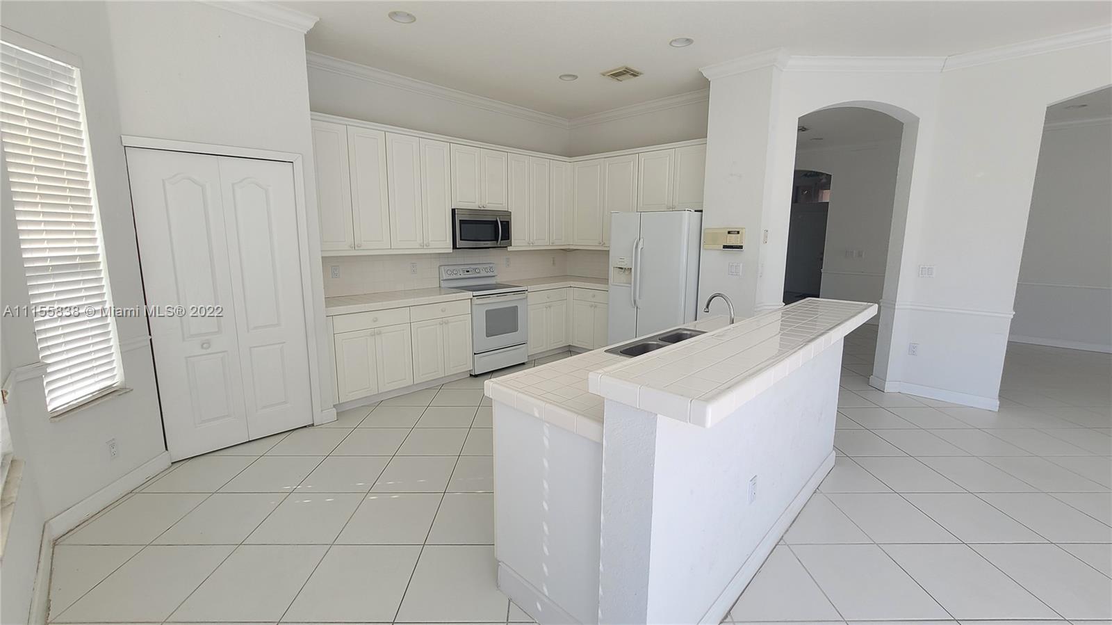 CRESTVIEW LAKES - Residential Lease