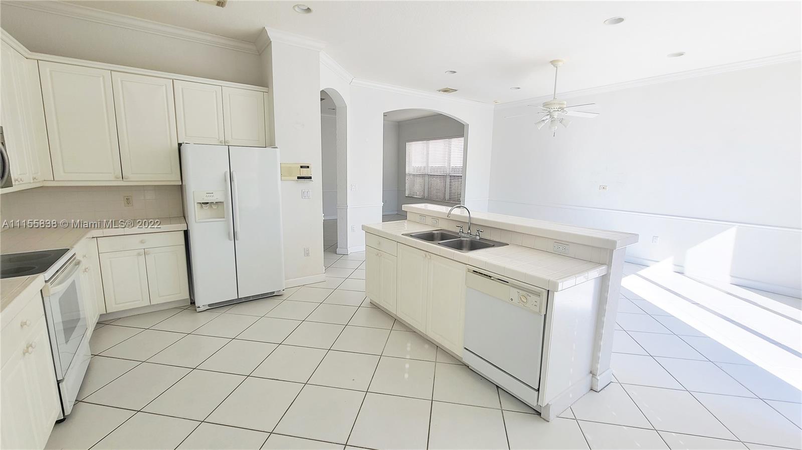 CRESTVIEW LAKES - Residential Lease