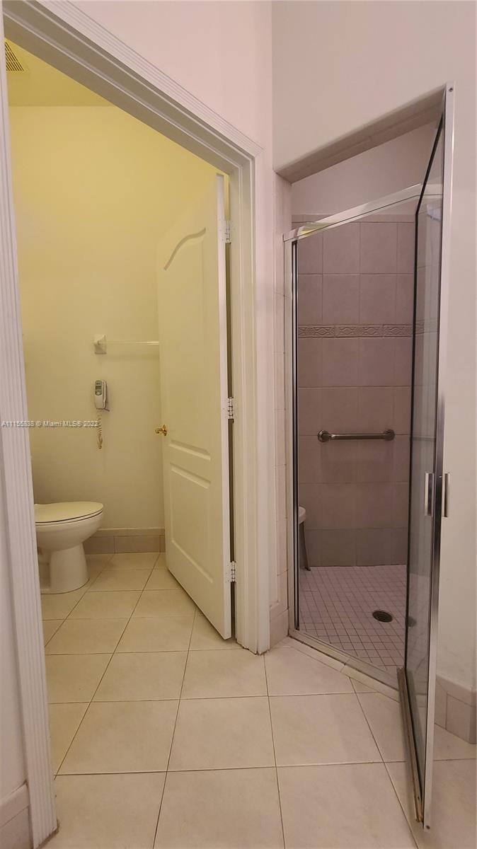 CRESTVIEW LAKES - Residential Lease