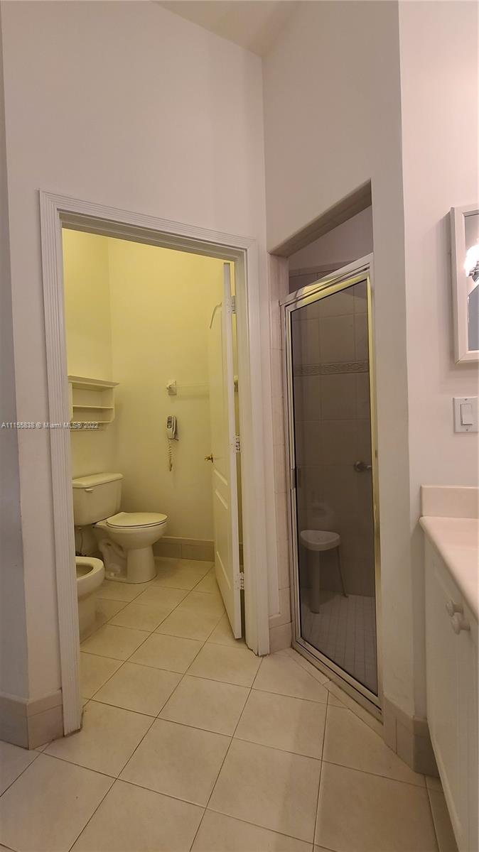 CRESTVIEW LAKES - Residential Lease