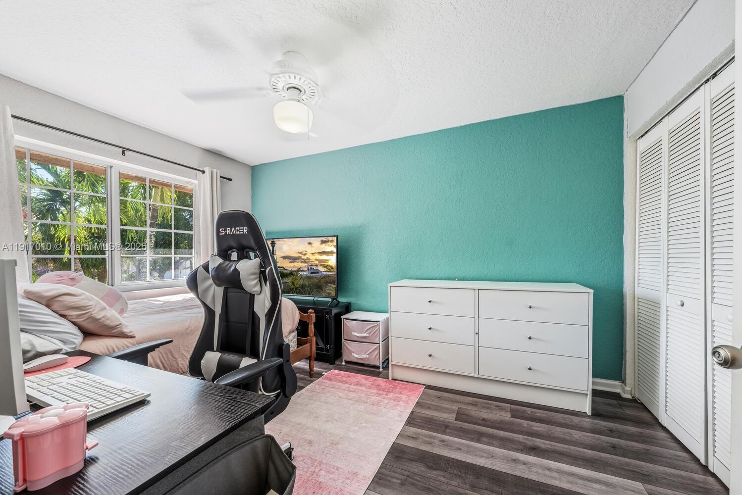 CORAL SPRINGS VILLAGE GRE - Residential