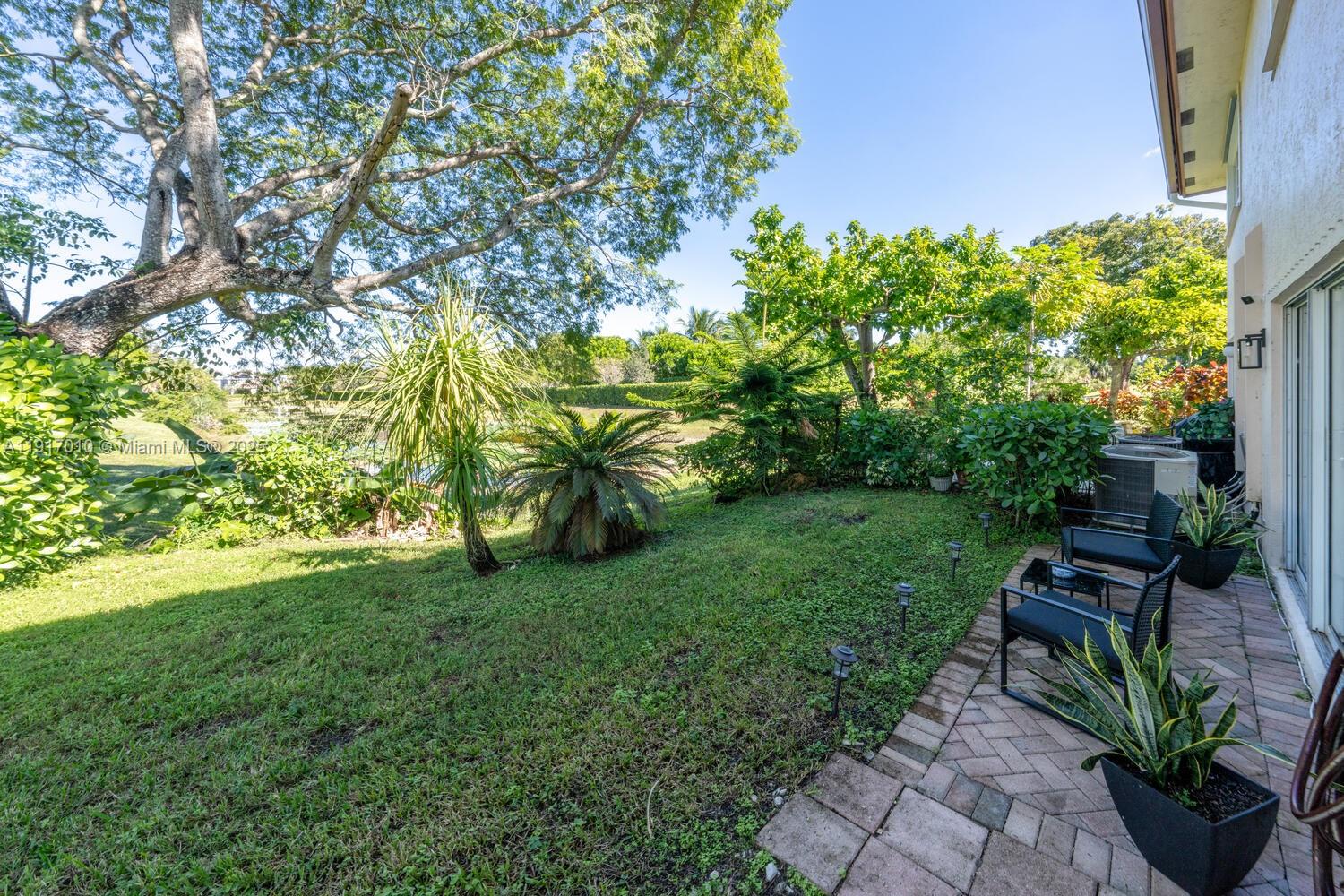 CORAL SPRINGS VILLAGE GRE - Residential